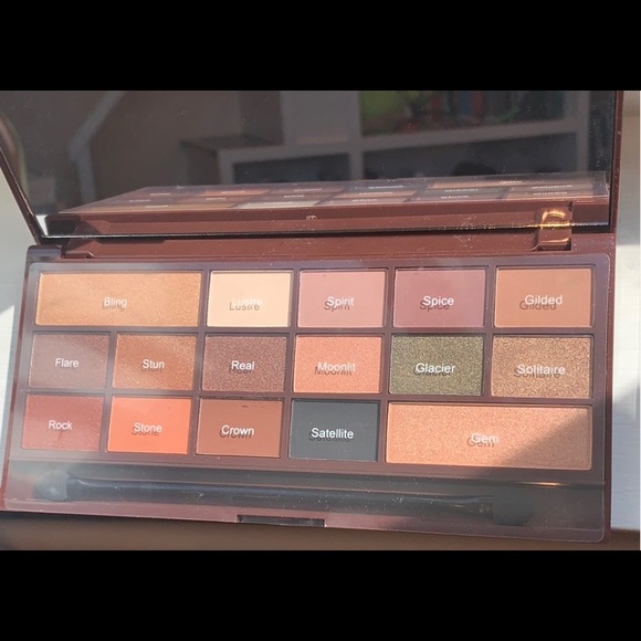 24K Gold Palette (usually $15!) - Picture 1 of 5